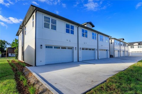 Townhouse in Longwood, Florida 3 bedrooms, 170.48 sq.m. № 2099287 - photo 22
