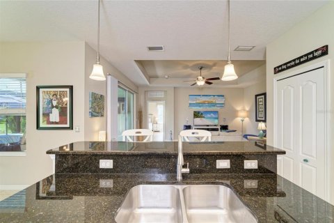 House in Parrish, Florida 2 bedrooms, 146.23 sq.m. № 2429518 - photo 4