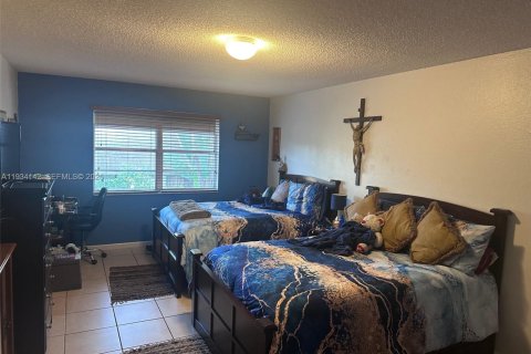 Condo in Miami, Florida, 1 bedroom  № 1992826 - photo 10