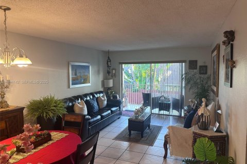 Condo in Miami, Florida, 1 bedroom  № 1992826 - photo 7