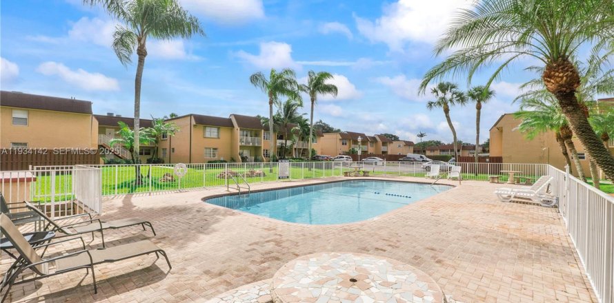 Condo in Miami, Florida, 1 bedroom  № 1992826