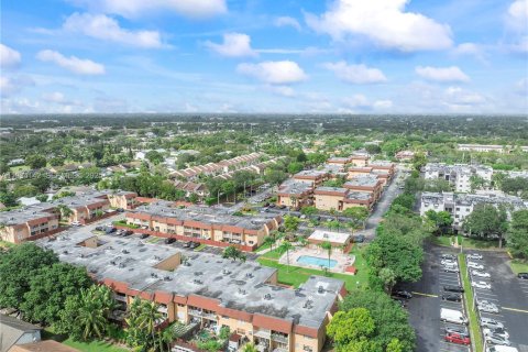Condo in Miami, Florida, 1 bedroom  № 1992826 - photo 23