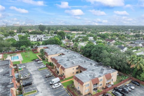 Condo in Miami, Florida, 1 bedroom  № 1992826 - photo 24