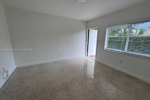 Apartamento en alquiler en Miami, Florida, 1 dormitorio, 53.42 m2 № 1952083 - foto 8