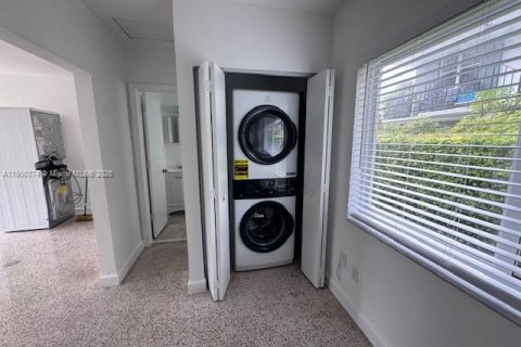 Apartamento en alquiler en Miami, Florida, 1 dormitorio, 53.42 m2 № 1952083 - foto 10