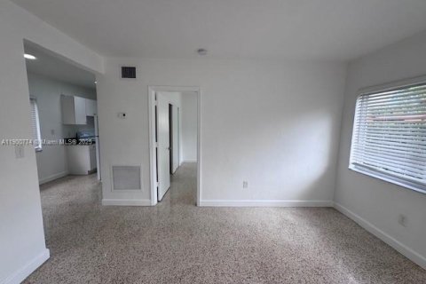 Apartamento en alquiler en Miami, Florida, 1 dormitorio, 53.42 m2 № 1952083 - foto 24