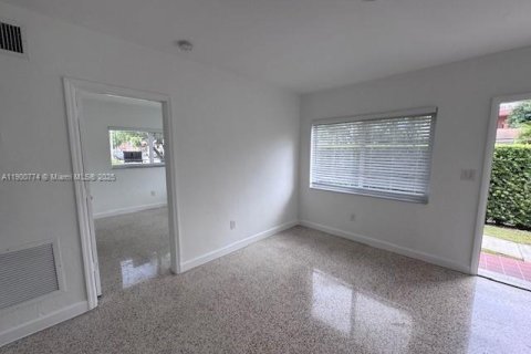 Apartamento en alquiler en Miami, Florida, 1 dormitorio, 53.42 m2 № 1952083 - foto 25