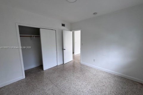 Apartamento en alquiler en Miami, Florida, 1 dormitorio, 53.42 m2 № 1952083 - foto 13