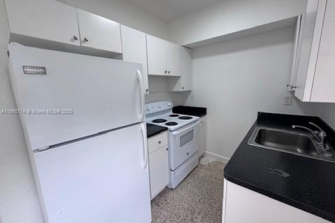 Apartamento en alquiler en Miami, Florida, 1 dormitorio, 53.42 m2 № 1952083 - foto 15