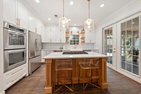 Villa ou maison à vendre à Tampa, Floride: 4 chambres, 277.78 m2 № 2342496 - photo 8