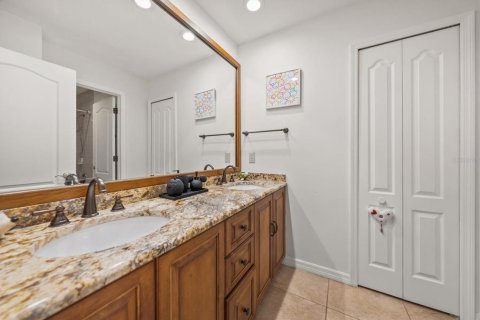 Villa ou maison à vendre à Tampa, Floride: 4 chambres, 277.78 m2 № 2342496 - photo 23