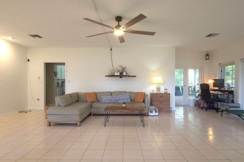 Casa en venta en Homestead, Florida, 3 dormitorios, 233.37 m2 № 2244884 - foto 9