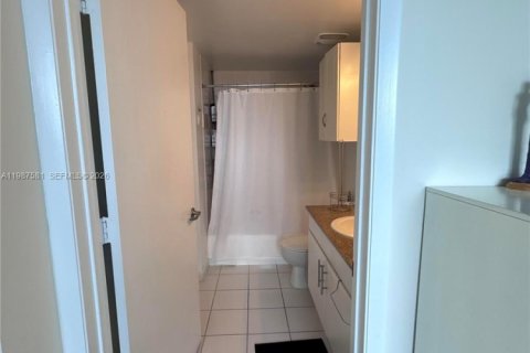 Купить кондоминиум в Майами, Флорида 2 спальни, 94.95м2, № 2048903 - фото 11