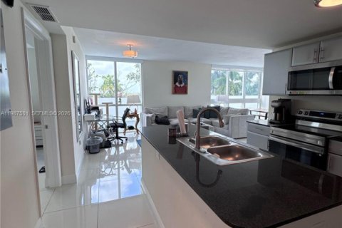 Купить кондоминиум в Майами, Флорида 2 спальни, 94.95м2, № 2048903 - фото 4