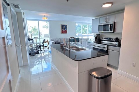 Купить кондоминиум в Майами, Флорида 2 спальни, 94.95м2, № 2048903 - фото 2