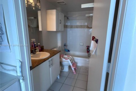 Купить кондоминиум в Майами, Флорида 2 спальни, 94.95м2, № 2048903 - фото 17