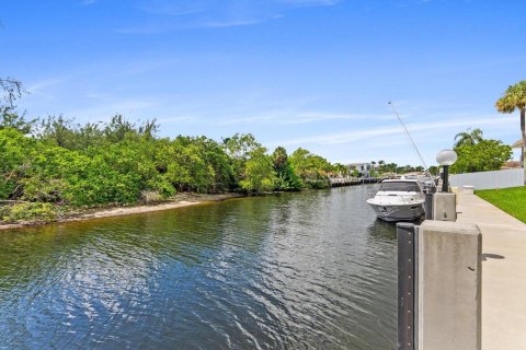 Copropriété à vendre à Pompano Beach, Floride: 2 chambres, 84.54 m2 № 2439383 - photo 28