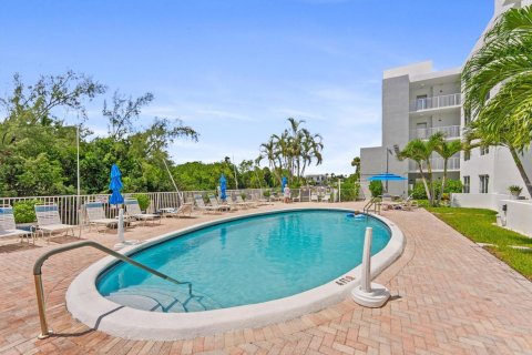 Copropriété à vendre à Pompano Beach, Floride: 2 chambres, 84.54 m2 № 2439383 - photo 24