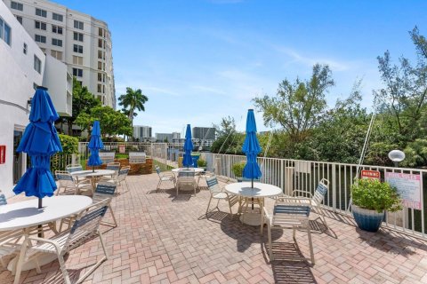 Copropriété à vendre à Pompano Beach, Floride: 2 chambres, 84.54 m2 № 2439383 - photo 25