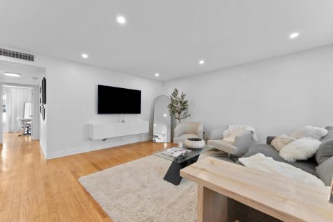 Copropriété à vendre à Pompano Beach, Floride: 2 chambres, 84.54 m2 № 2439383 - photo 7
