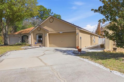 House in Sanford, Florida 3 bedrooms, 120.03 sq.m. № 2102302