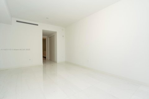 Condo in Miami, Florida, 3 bedrooms  № 1794122 - photo 26