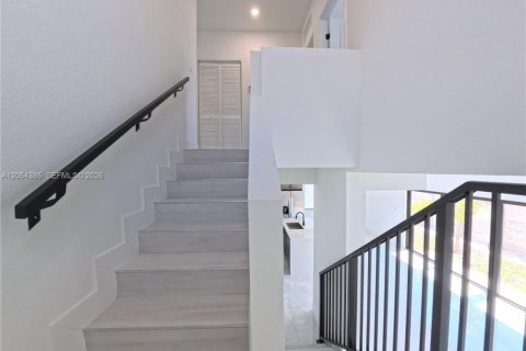 Купить виллу или дом в Флорида-Сити, Флорида 5 спален, 168.15м2, № 2259927 - фото 12