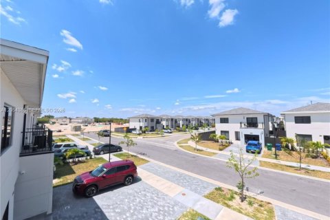 Купить виллу или дом в Флорида-Сити, Флорида 5 спален, 168.15м2, № 2259927 - фото 17