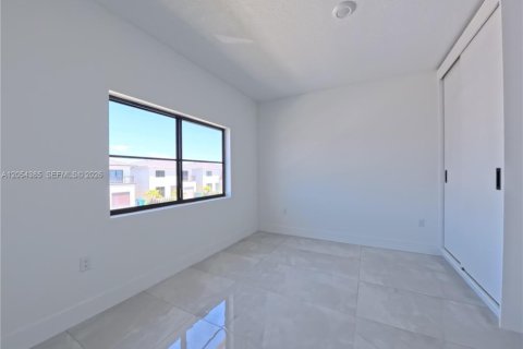 Купить виллу или дом в Флорида-Сити, Флорида 5 спален, 168.15м2, № 2259927 - фото 18