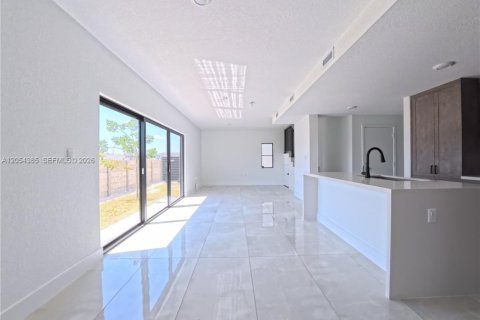 Купить виллу или дом в Флорида-Сити, Флорида 5 спален, 168.15м2, № 2259927 - фото 11