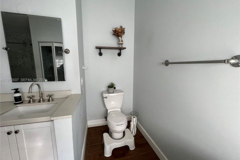 Casa en venta en Pembroke Pines, Florida, 3 dormitorios, 182.83 m2 № 2038538 - foto 16