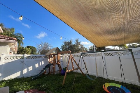 Casa en venta en Pembroke Pines, Florida, 3 dormitorios, 182.83 m2 № 2038538 - foto 25