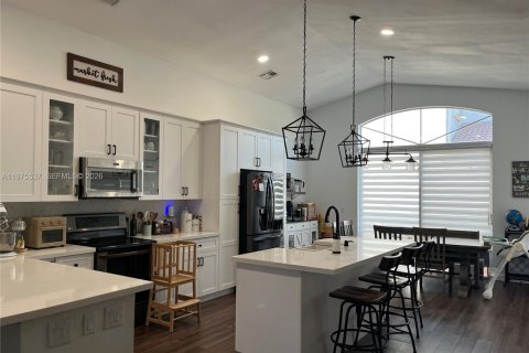 Casa en venta en Pembroke Pines, Florida, 3 dormitorios, 182.83 m2 № 2038538 - foto 8