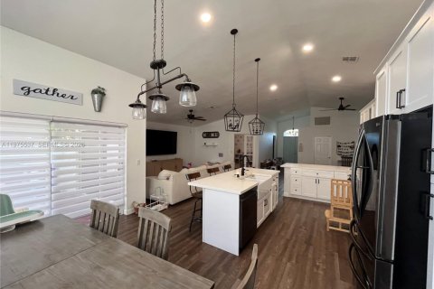 Casa en venta en Pembroke Pines, Florida, 3 dormitorios, 182.83 m2 № 2038538 - foto 9