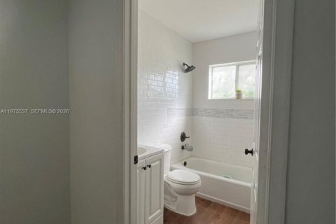 Casa en venta en Pembroke Pines, Florida, 3 dormitorios, 182.83 m2 № 2038538 - foto 23