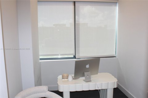 Купить коммерческую недвижимость в Авентура, Флорида № 2035305 - фото 23