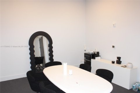 Купить коммерческую недвижимость в Авентура, Флорида № 2035305 - фото 22