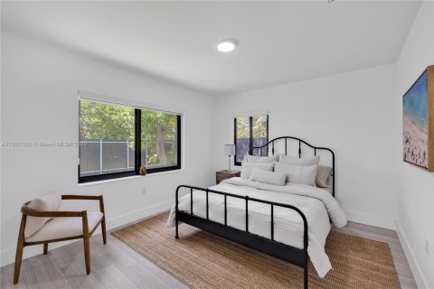 Casa en venta en Miami, Florida, 4 dormitorios, 151.52 m2 № 1821850 - foto 16
