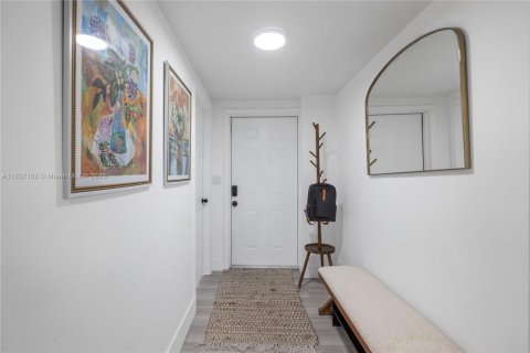 Casa en venta en Miami, Florida, 4 dormitorios, 151.52 m2 № 1821850 - foto 3