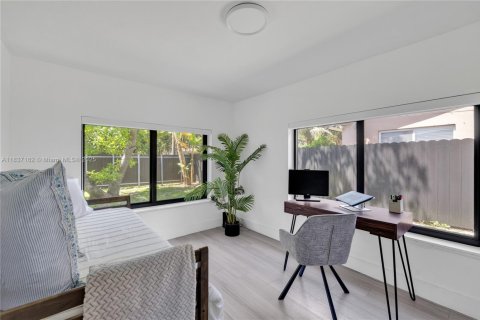 Casa en venta en Miami, Florida, 4 dormitorios, 151.52 m2 № 1821850 - foto 15