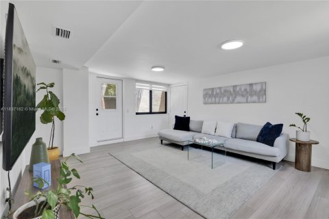 Casa en venta en Miami, Florida, 4 dormitorios, 151.52 m2 № 1821850 - foto 28