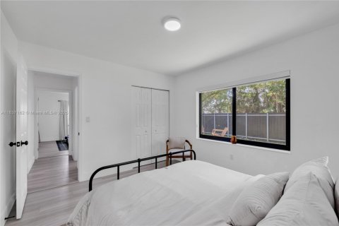 Casa en venta en Miami, Florida, 4 dormitorios, 151.52 m2 № 1821850 - foto 18
