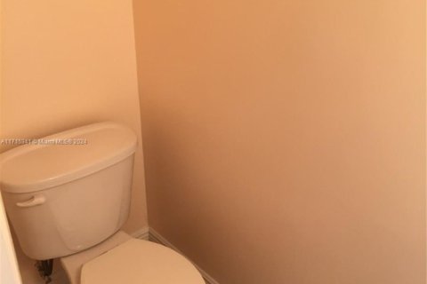Townhouse in Davie, Florida 2 bedrooms, 98.85 sq.m. № 1764008 - photo 13