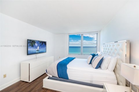 Condo in Miami Beach, Florida, 1 bedroom  № 2025122 - photo 14
