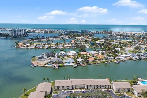 Copropriété à vendre à Treasure Island, Floride: 2 chambres, 93.83 m2 № 2322382 - photo 29