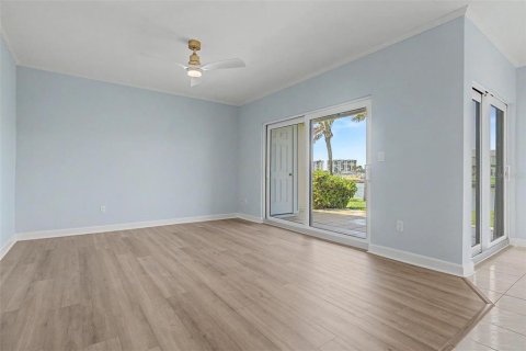Copropriété à vendre à Treasure Island, Floride: 2 chambres, 93.83 m2 № 2322382 - photo 13