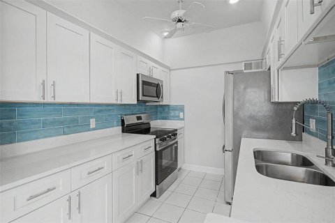 Copropriété à vendre à Treasure Island, Floride: 2 chambres, 93.83 m2 № 2322382 - photo 6