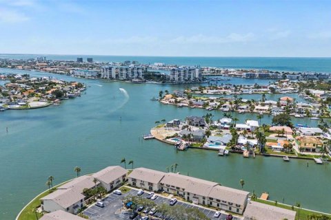 Copropriété à vendre à Treasure Island, Floride: 2 chambres, 93.83 m2 № 2322382 - photo 4