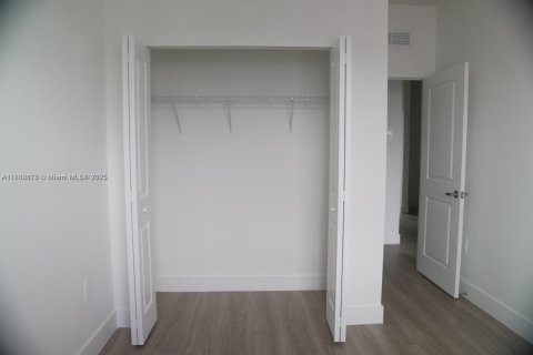 Adosado en alquiler en Homestead, Florida, 3 dormitorios № 1871341 - foto 17