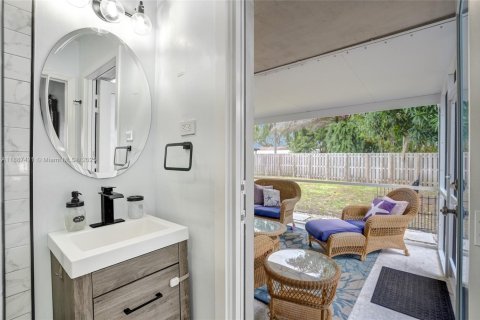 House in Cutler Bay, Florida 3 bedrooms, 130.43 sq.m. № 1945131 - photo 18